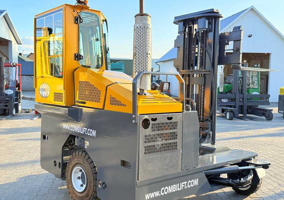 Empilhador de 4 vias Combilift C4000 / GAS / TRIPLEX – 5600MM / FREE LIFT / FORK SIDESHIFT / LIKE NEW: foto 22