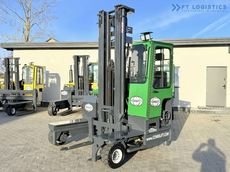 Combilift C4000 / GAS / TRIPLEX - 6900MM / FREE-LIFT / FULL CABIN C4000 / GAS / TRIPLEX - 6900MM / FREE-LIFT / FULL CABIN - Empilhador de 4 vias: foto 2 Combilift C4000 / GAS / TRIPLEX - 6900MM / FREE-LIFT / FULL CABIN C4000 / GAS / TRIPLEX - 6900MM / FREE-LIFT / FULL CABIN - Empilhador de 4 vias: foto 2