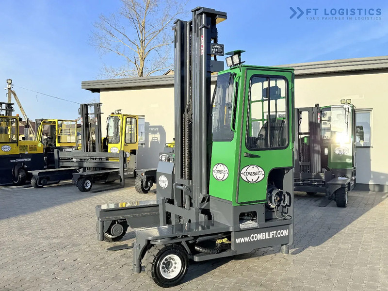 Combilift C4000 / GAS / TRIPLEX - 6900MM / FREE-LIFT / FULL CABIN C4000 / GAS / TRIPLEX - 6900MM / FREE-LIFT / FULL CABIN - Empilhador de 4 vias: foto 3 Combilift C4000 / GAS / TRIPLEX - 6900MM / FREE-LIFT / FULL CABIN C4000 / GAS / TRIPLEX - 6900MM / FREE-LIFT / FULL CABIN - Empilhador de 4 vias: foto 3