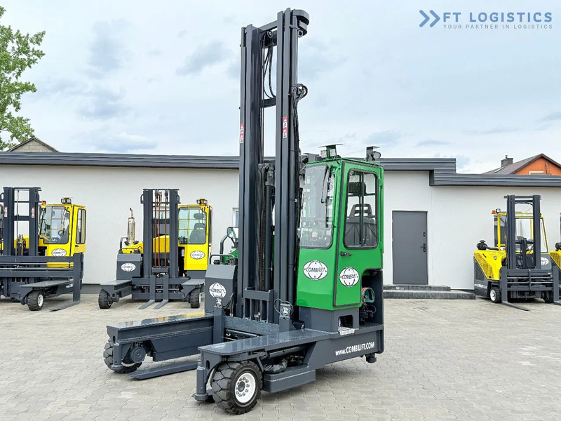 Combilift C4000 / TRIPLEX / 9300MM / FREE LIFT / POSITIONER / GAS / CABIN C4000 / TRIPLEX / 9300MM / FREE LIFT / POSITIONER / GAS / CABIN - Empilhador de 4 vias: foto 2 Combilift C4000 / TRIPLEX / 9300MM / FREE LIFT / POSITIONER / GAS / CABIN C4000 / TRIPLEX / 9300MM / FREE LIFT / POSITIONER / GAS / CABIN - Empilhador de 4 vias: foto 2