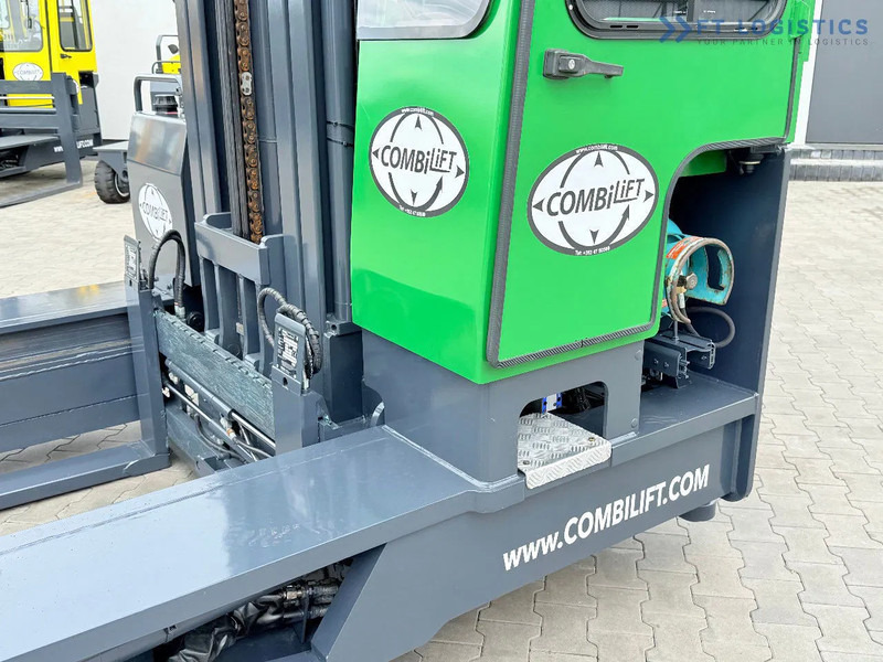 Combilift C4000 / TRIPLEX / 9300MM / FREE LIFT / POSITIONER / GAS / CABIN C4000 / TRIPLEX / 9300MM / FREE LIFT / POSITIONER / GAS / CABIN - Empilhador de 4 vias: foto 4 Combilift C4000 / TRIPLEX / 9300MM / FREE LIFT / POSITIONER / GAS / CABIN C4000 / TRIPLEX / 9300MM / FREE LIFT / POSITIONER / GAS / CABIN - Empilhador de 4 vias: foto 4