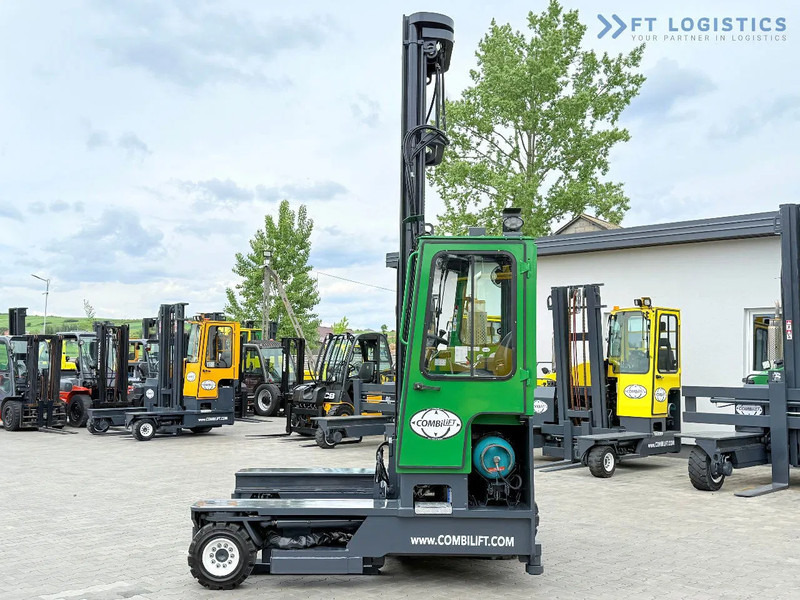 Combilift C4000 / TRIPLEX / 9300MM / FREE LIFT / POSITIONER / GAS / CABIN C4000 / TRIPLEX / 9300MM / FREE LIFT / POSITIONER / GAS / CABIN - Empilhador de 4 vias: foto 3 Combilift C4000 / TRIPLEX / 9300MM / FREE LIFT / POSITIONER / GAS / CABIN C4000 / TRIPLEX / 9300MM / FREE LIFT / POSITIONER / GAS / CABIN - Empilhador de 4 vias: foto 3