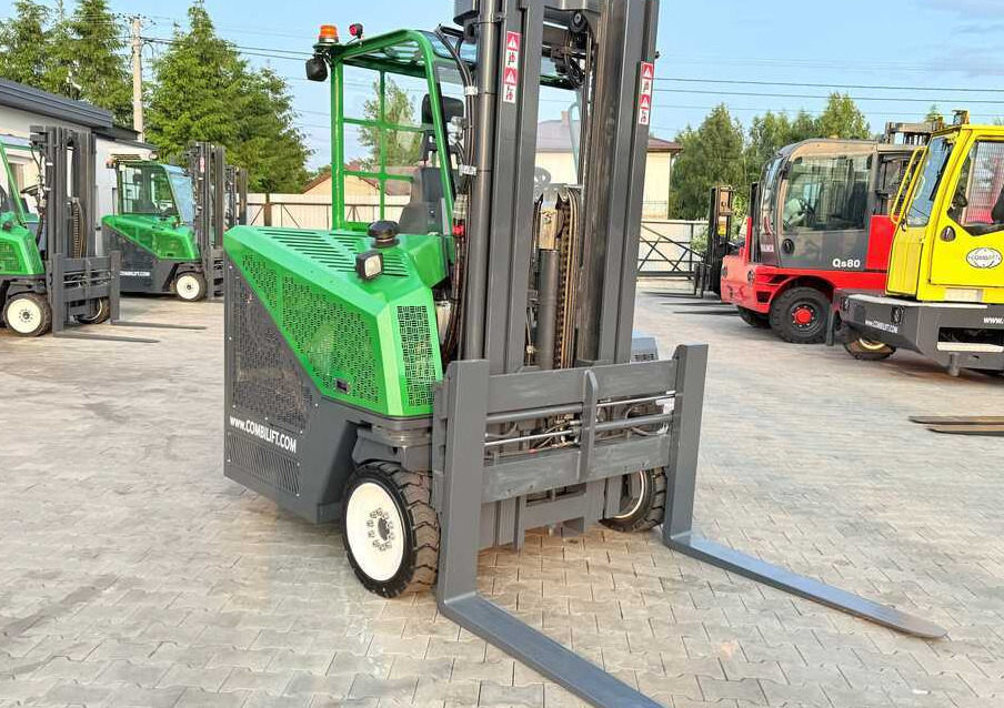 Combilift C4000CB / TRIPLEX - 5200MM / LPG / FREE LIFT / FORK POSITIONER / FORK SIDESHIFT / HEIGHT 2450MM / LIKE NEW - Empilhador de 4 vias: foto 4 Combilift C4000CB / TRIPLEX - 5200MM / LPG / FREE LIFT / FORK POSITIONER / FORK SIDESHIFT / HEIGHT 2450MM / LIKE NEW - Empilhador de 4 vias: foto 4