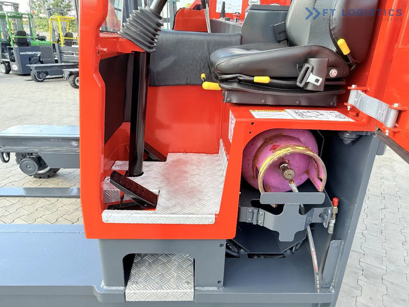 Empilhador de 4 vias Combilift C4500 / GAS / DUPLEX - 4500MM / POSITIONER / FREE LIFT / FULL CABIN / ONLY 6178H / CONDITION - LIKE NEW! C4500 / GAS / DUPLEX -: foto 11 Empilhador de 4 vias Combilift C4500 / GAS / DUPLEX - 4500MM / POSITIONER / FREE LIFT / FULL CABIN / ONLY 6178H / CONDITION - LIKE NEW! C4500 / GAS / DUPLEX -: foto 11