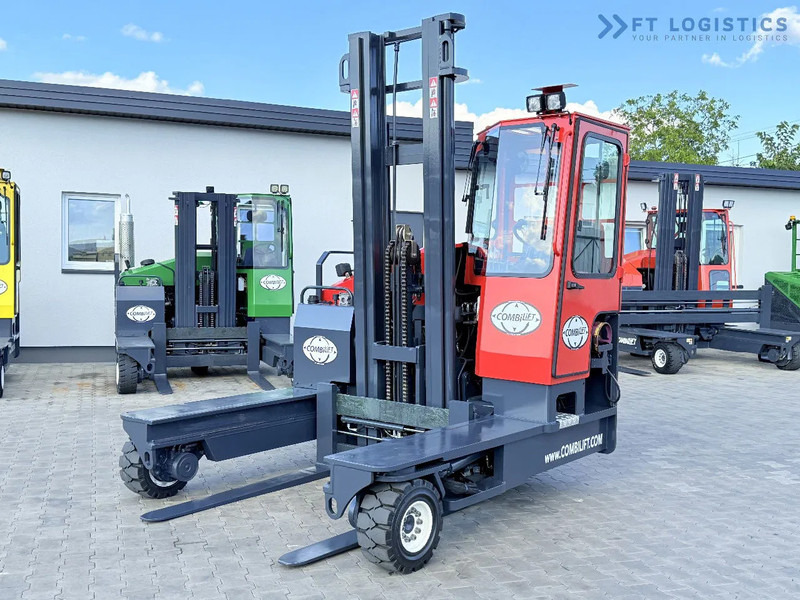 Combilift C4500 / GAS / DUPLEX - 4500MM / POSITIONER / FREE LIFT / FULL CABIN / ONLY 6178H / CONDITION - LIKE NEW! C4500 / GAS / DUPLEX - - Empilhador de 4 vias: foto 3 Combilift C4500 / GAS / DUPLEX - 4500MM / POSITIONER / FREE LIFT / FULL CABIN / ONLY 6178H / CONDITION - LIKE NEW! C4500 / GAS / DUPLEX - - Empilhador de 4 vias: foto 3