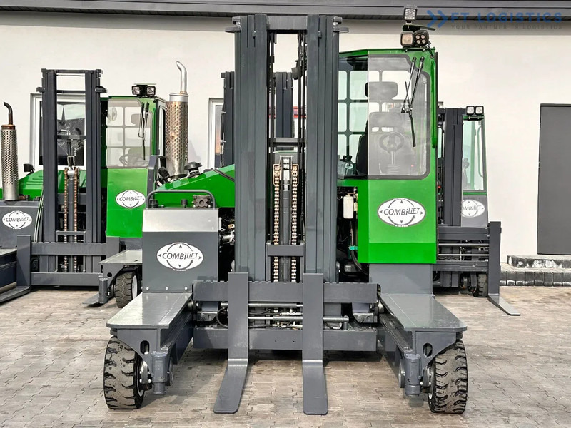 Combilift C4500 / LPG / TRIPLEX / 5500MM / FREE LIFT / HYDRAULIC FORK SHIFT / Like New C4500 / LPG / TRIPLEX / 5500MM / FREE LIFT / HYDRAU - Empilhador de 4 vias: foto 4 Combilift C4500 / LPG / TRIPLEX / 5500MM / FREE LIFT / HYDRAULIC FORK SHIFT / Like New C4500 / LPG / TRIPLEX / 5500MM / FREE LIFT / HYDRAU - Empilhador de 4 vias: foto 4