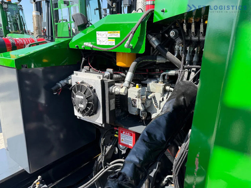 Empilhador de 4 vias Combilift C5000E / ELECTRIC / TRIPLEX 8300MM / FULL FREE LIFT / WIDE FORK POSITIONER / SIDE SHIFT / BATTERY LIKE NEW C5000E / ELECTRIC / T: foto 20 Empilhador de 4 vias Combilift C5000E / ELECTRIC / TRIPLEX 8300MM / FULL FREE LIFT / WIDE FORK POSITIONER / SIDE SHIFT / BATTERY LIKE NEW C5000E / ELECTRIC / T: foto 20