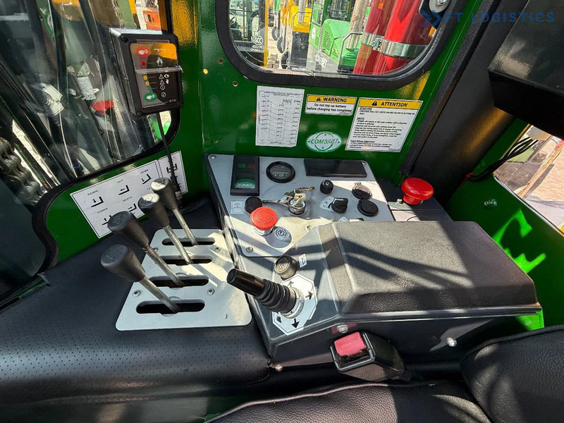 Empilhador de 4 vias Combilift C5000E / ELECTRIC / TRIPLEX 8300MM / FULL FREE LIFT / WIDE FORK POSITIONER / SIDE SHIFT / BATTERY LIKE NEW C5000E / ELECTRIC / T: foto 12 Empilhador de 4 vias Combilift C5000E / ELECTRIC / TRIPLEX 8300MM / FULL FREE LIFT / WIDE FORK POSITIONER / SIDE SHIFT / BATTERY LIKE NEW C5000E / ELECTRIC / T: foto 12