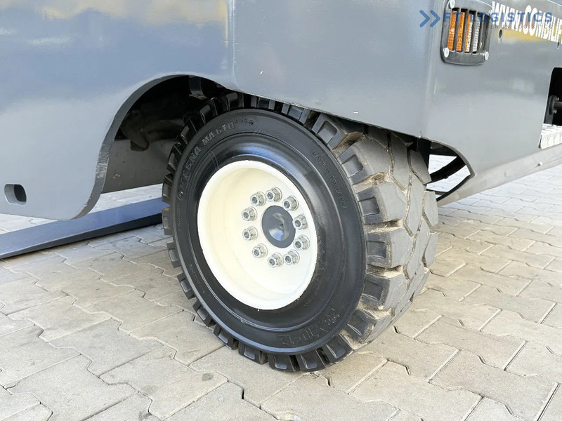 Combilift C5000SR / DIESEL / TRIPLEX MAST – 6100 MM / FORK POSITIONER / FULL CABIN C5000SR / DIESEL / TRIPLEX MAST – 6100 MM / FORK POSITI - Empilhador lateral: foto 4 Combilift C5000SR / DIESEL / TRIPLEX MAST – 6100 MM / FORK POSITIONER / FULL CABIN C5000SR / DIESEL / TRIPLEX MAST – 6100 MM / FORK POSITI - Empilhador lateral: foto 4