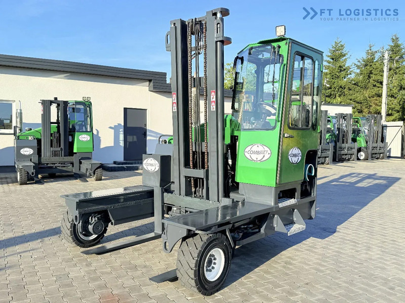 Combilift C5000XL / GAS / DUPLEX 4000 / POSITIONER / FULL CABIN / LIKE NEW C5000XL / GAS / DUPLEX 4000 / POSITIONER / FULL CABIN / LIKE NE - Empilhador de 4 vias: foto 2 Combilift C5000XL / GAS / DUPLEX 4000 / POSITIONER / FULL CABIN / LIKE NEW C5000XL / GAS / DUPLEX 4000 / POSITIONER / FULL CABIN / LIKE NE - Empilhador de 4 vias: foto 2