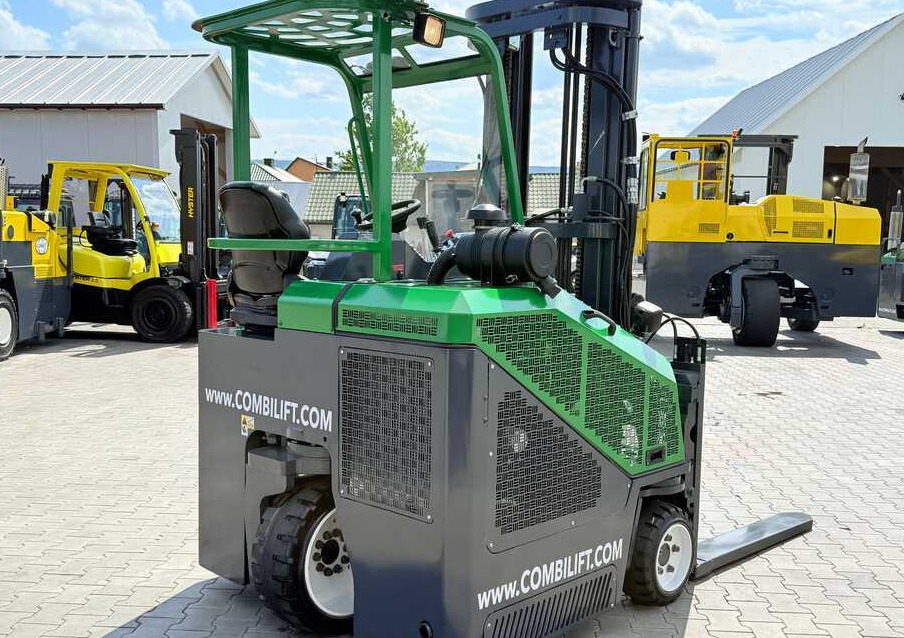 Empilhador de 4 vias Combilift CB2500 / DIESEL / EXTENDABLE FORKS / TRIPLEX / 5500MM / FREE LIFT / SIDE SHIFT / FORK POSITIONER / LIKE NEW: foto 8