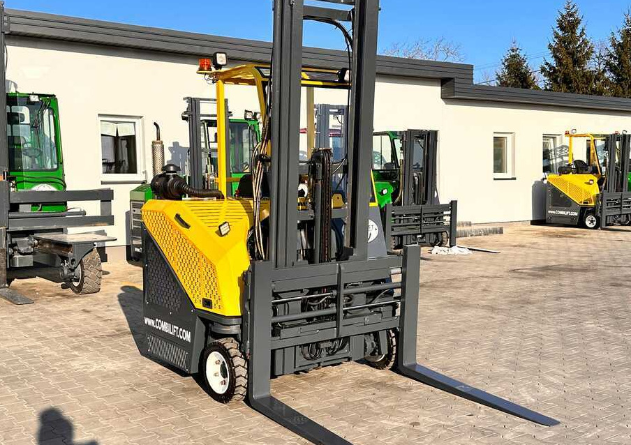 Combilift CB3000 / LPG / DUPLEX / 4000MM / FREE LIFT / NEW BAND TIRES / LIKE NEW - Empilhador de 4 vias: foto 5 Combilift CB3000 / LPG / DUPLEX / 4000MM / FREE LIFT / NEW BAND TIRES / LIKE NEW - Empilhador de 4 vias: foto 5