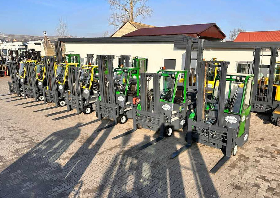Combilift CB3000 / LPG / DUPLEX / 4000MM / FREE LIFT / NEW BAND TIRES / LIKE NEW - Empilhador de 4 vias: foto 1 Combilift CB3000 / LPG / DUPLEX / 4000MM / FREE LIFT / NEW BAND TIRES / LIKE NEW - Empilhador de 4 vias: foto 1