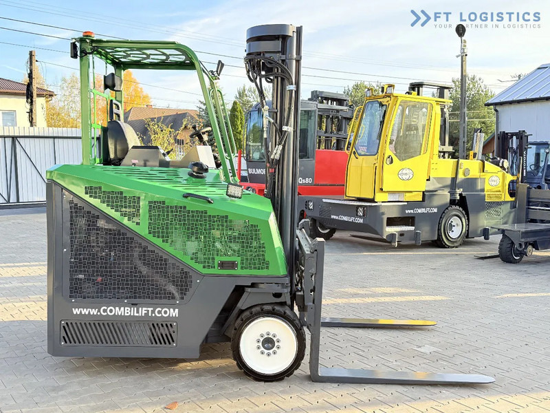 Combilift CB4000 / GAS / TRIPLEX 5200MM / FREE LIFT / FORK POSITIONER / SIDE SHIFT / EXCELLENT CONDITION / Wide range of four-way and side - Empilhador de 4 vias: foto 5 Combilift CB4000 / GAS / TRIPLEX 5200MM / FREE LIFT / FORK POSITIONER / SIDE SHIFT / EXCELLENT CONDITION / Wide range of four-way and side - Empilhador de 4 vias: foto 5