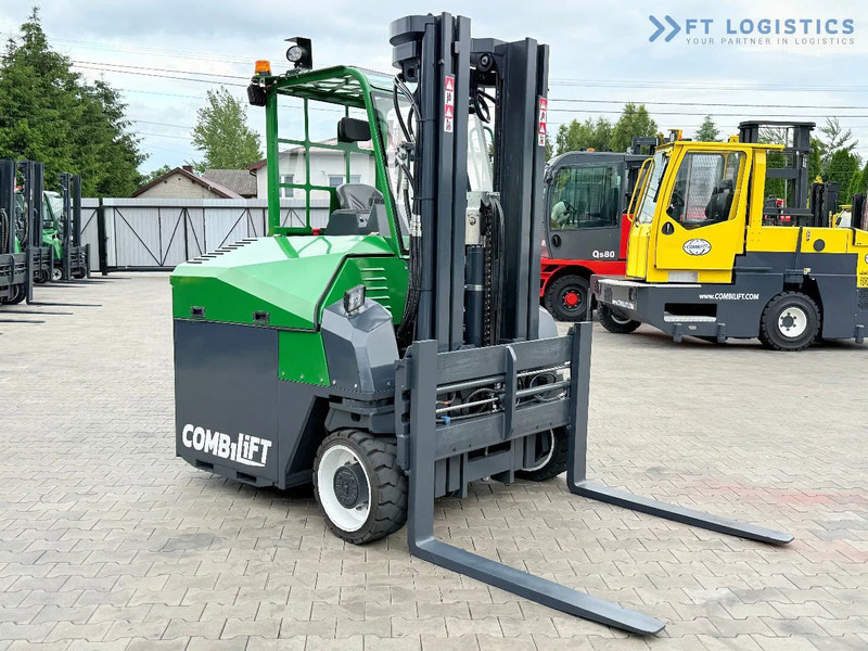 Combilift CBE4000 / TRIPLEX 5200MM / ELECTRIC / FREE LIFT / FORK POSITIONER / SIDE SHIFT / LIKE NEW CBE4000 / TRIPLEX 5200MM / ELECTRIC / - Empilhador de 4 vias: foto 2 Combilift CBE4000 / TRIPLEX 5200MM / ELECTRIC / FREE LIFT / FORK POSITIONER / SIDE SHIFT / LIKE NEW CBE4000 / TRIPLEX 5200MM / ELECTRIC / - Empilhador de 4 vias: foto 2