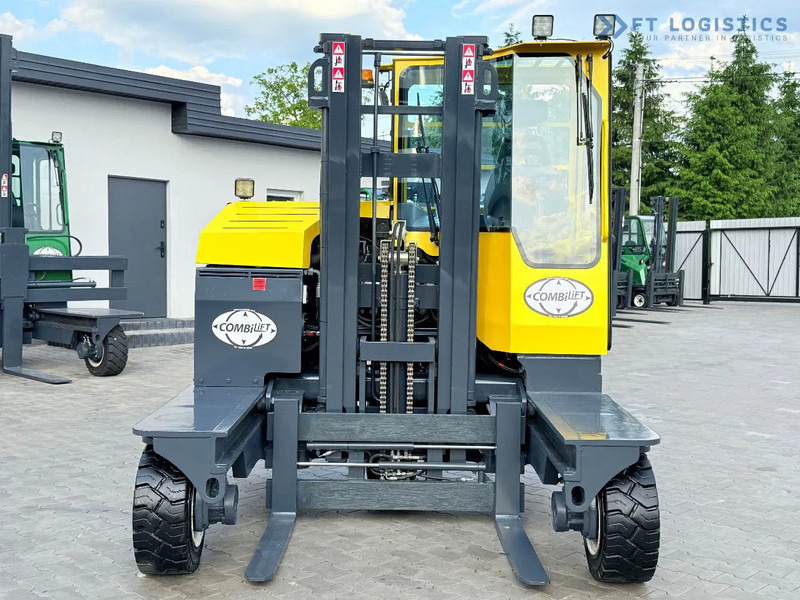 Combilift COMBILIFT C3000XL LARGE CABIN – DUPLEX 3200mm – Year 2015 – LPG – FREE LIFT – SIDESHIFT – CONDITION 5/5 COMBILIFT C3000XL LARGE - Empilhador de 4 vias: foto 4 Combilift COMBILIFT C3000XL LARGE CABIN – DUPLEX 3200mm – Year 2015 – LPG – FREE LIFT – SIDESHIFT – CONDITION 5/5 COMBILIFT C3000XL LARGE - Empilhador de 4 vias: foto 4
