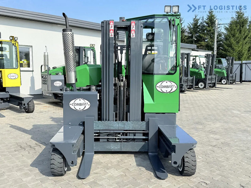 Combilift Combilift C2500 / GAS / TRIPLEX 4900MM / FREE LIFT / ONLY 2446 HOURS / FORK POSITIONER / FULL CABIN / PERFECT CONDITION / Wide r - Empilhador de 4 vias: foto 4 Combilift Combilift C2500 / GAS / TRIPLEX 4900MM / FREE LIFT / ONLY 2446 HOURS / FORK POSITIONER / FULL CABIN / PERFECT CONDITION / Wide r - Empilhador de 4 vias: foto 4
