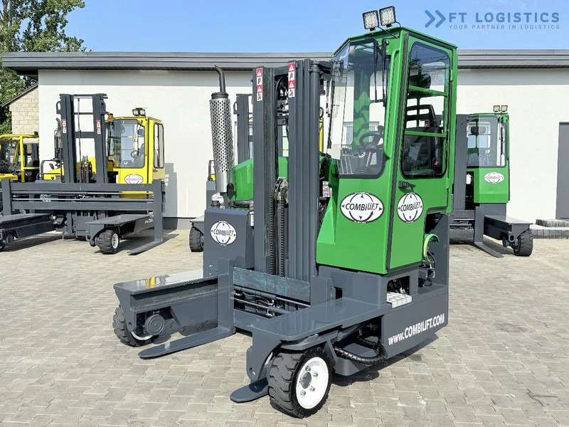 Combilift Combilift C2500 / GAS / TRIPLEX 4900MM / FREE LIFT / ONLY 2446 HOURS / FORK POSITIONER / FULL CABIN / PERFECT CONDITION / Wide r - Empilhador de 4 vias: foto 1 Combilift Combilift C2500 / GAS / TRIPLEX 4900MM / FREE LIFT / ONLY 2446 HOURS / FORK POSITIONER / FULL CABIN / PERFECT CONDITION / Wide r - Empilhador de 4 vias: foto 1