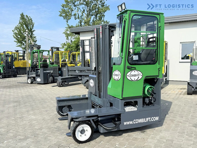 Combilift Combilift C2500 / GAS / TRIPLEX 4900MM / FREE LIFT / ONLY 2446 HOURS / FORK POSITIONER / FULL CABIN / PERFECT CONDITION / Wide r - Empilhador de 4 vias: foto 3 Combilift Combilift C2500 / GAS / TRIPLEX 4900MM / FREE LIFT / ONLY 2446 HOURS / FORK POSITIONER / FULL CABIN / PERFECT CONDITION / Wide r - Empilhador de 4 vias: foto 3