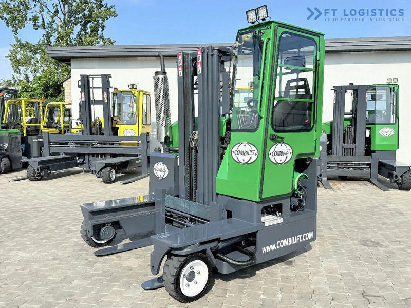Combilift Combilift C2500 / GAS / TRIPLEX 4900MM / FREE LIFT / ONLY 2446 HOURS / FORK POSITIONER / FULL CABIN / PERFECT CONDITION / Wide r - Empilhador de 4 vias: foto 2 Combilift Combilift C2500 / GAS / TRIPLEX 4900MM / FREE LIFT / ONLY 2446 HOURS / FORK POSITIONER / FULL CABIN / PERFECT CONDITION / Wide r - Empilhador de 4 vias: foto 2