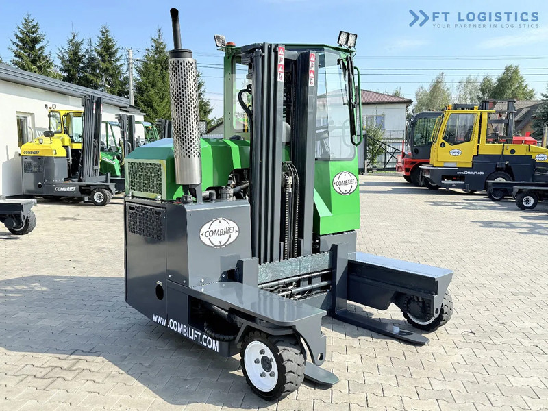 Combilift Combilift C2500 / GAS / TRIPLEX 4900MM / FREE LIFT / ONLY 2446 HOURS / FORK POSITIONER / FULL CABIN / PERFECT CONDITION / Wide r - Empilhador de 4 vias: foto 5 Combilift Combilift C2500 / GAS / TRIPLEX 4900MM / FREE LIFT / ONLY 2446 HOURS / FORK POSITIONER / FULL CABIN / PERFECT CONDITION / Wide r - Empilhador de 4 vias: foto 5