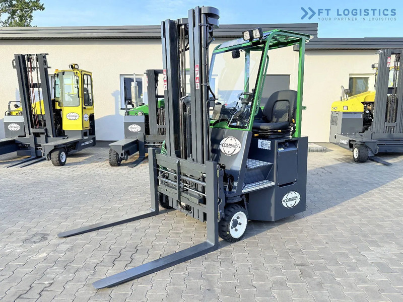 Combilift Combilift C2500CB / TRIPLEX / 5500MM / FREE LIFT / DIESEL / ONLY 3768 MTH / FORK POSITIONER / SIDE SHIFT / NEW TYRES / LIKE NEW - Empilhador de 4 vias: foto 1 Combilift Combilift C2500CB / TRIPLEX / 5500MM / FREE LIFT / DIESEL / ONLY 3768 MTH / FORK POSITIONER / SIDE SHIFT / NEW TYRES / LIKE NEW - Empilhador de 4 vias: foto 1
