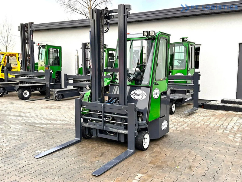 Combilift Combilift C3000CB - DUPLEX 4000mm - Year 2015 - / CABIN - HEATING / ONLY 6546 MTH / EXCELLENT CONDITION / LIKE NEW! Combilift C3 - Empilhador de 4 vias: foto 2 Combilift Combilift C3000CB - DUPLEX 4000mm - Year 2015 - / CABIN - HEATING / ONLY 6546 MTH / EXCELLENT CONDITION / LIKE NEW! Combilift C3 - Empilhador de 4 vias: foto 2