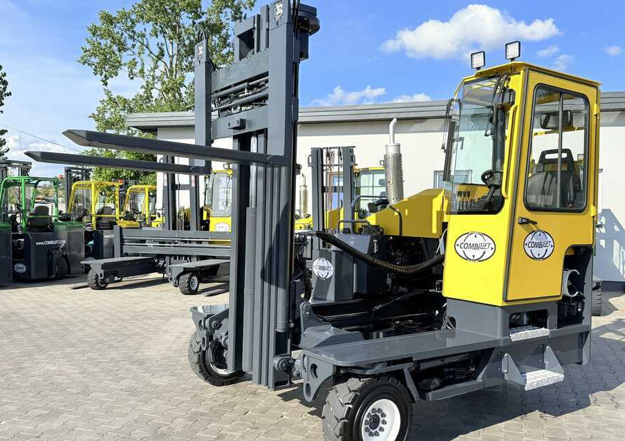 Combilift Combilift C5000XL / GAS / TRIPLEX 6000MM / FREE LIFT / FORK POSITIONER / HEATING / EXTENDABLE FORKS 1200/2000MM / FULL HEATED CABIN / EXCELLENT CONDITION / A wide range of four-way and sidel - Empilhador de 4 vias: foto 1 Combilift Combilift C5000XL / GAS / TRIPLEX 6000MM / FREE LIFT / FORK POSITIONER / HEATING / EXTENDABLE FORKS 1200/2000MM / FULL HEATED CABIN / EXCELLENT CONDITION / A wide range of four-way and sidel - Empilhador de 4 vias: foto 1