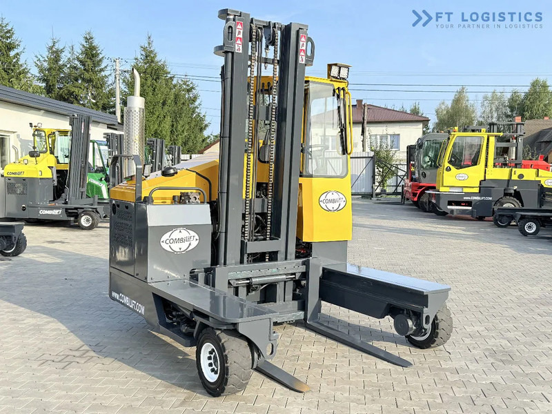 Combilift Combilift FOUR-WAY MULTIDIRECTIONAL FORKLIFT C4000 / GAS / DUPLEX 4500MM / ONLY 6604 HOURS / SIDE SHIFT / FULL CABIN / PERFECT C - Empilhador de 4 vias: foto 5 Combilift Combilift FOUR-WAY MULTIDIRECTIONAL FORKLIFT C4000 / GAS / DUPLEX 4500MM / ONLY 6604 HOURS / SIDE SHIFT / FULL CABIN / PERFECT C - Empilhador de 4 vias: foto 5
