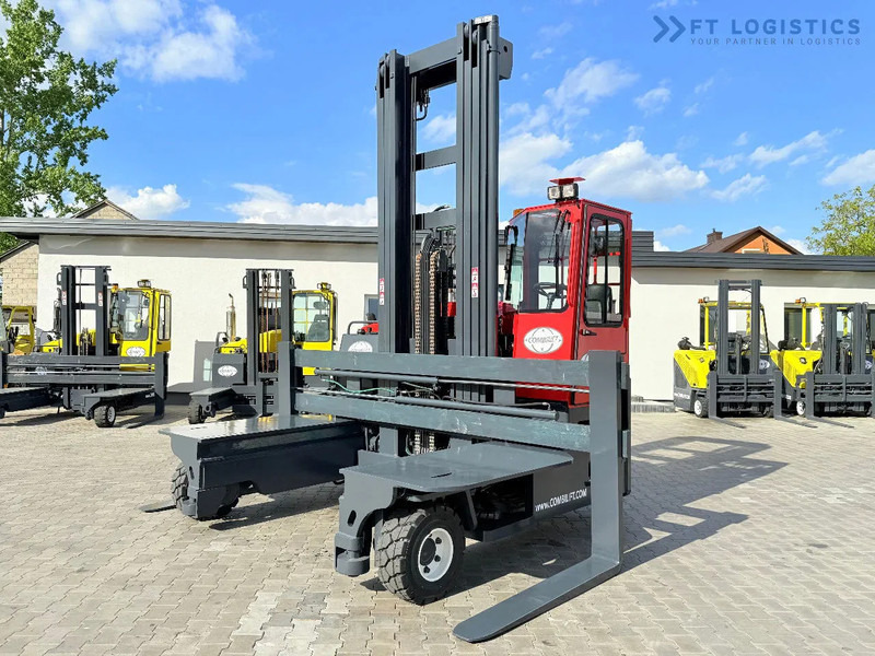 Combilift Combilift Wózki 4-kierunkowe C8000 / GAS / TRIPLEX 8300 / WIDE FORK POSITIRONER / FREE-LIFT / A comprehensive range of four-way - Empilhador de 4 vias: foto 1 Combilift Combilift Wózki 4-kierunkowe C8000 / GAS / TRIPLEX 8300 / WIDE FORK POSITIRONER / FREE-LIFT / A comprehensive range of four-way - Empilhador de 4 vias: foto 1