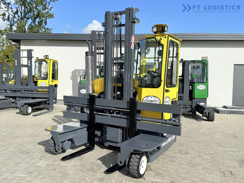 Combilift FOUR-WAY / MULTI-DIRECTIONAL FORKLIFT / ONLY 491 HOURS / C2500 / GAS / DUPLEX 4600MM / SHORT – ONLY 1900MM / WIDTH 2700MM WITH F - Empilhador de 4 vias: foto 1 Combilift FOUR-WAY / MULTI-DIRECTIONAL FORKLIFT / ONLY 491 HOURS / C2500 / GAS / DUPLEX 4600MM / SHORT – ONLY 1900MM / WIDTH 2700MM WITH F - Empilhador de 4 vias: foto 1