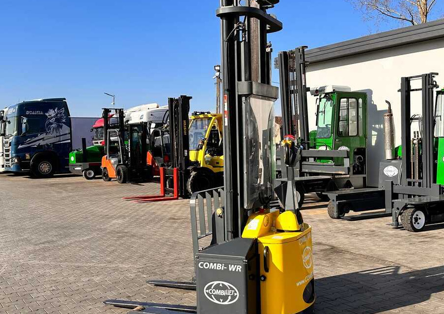 Combilift WR-4 / DUPLEX / 4.5M / 2017 / ONLY 30 HOURS / LIKE NEW / 1500KG - Stacker: foto 4 Combilift WR-4 / DUPLEX / 4.5M / 2017 / ONLY 30 HOURS / LIKE NEW / 1500KG - Stacker: foto 4
