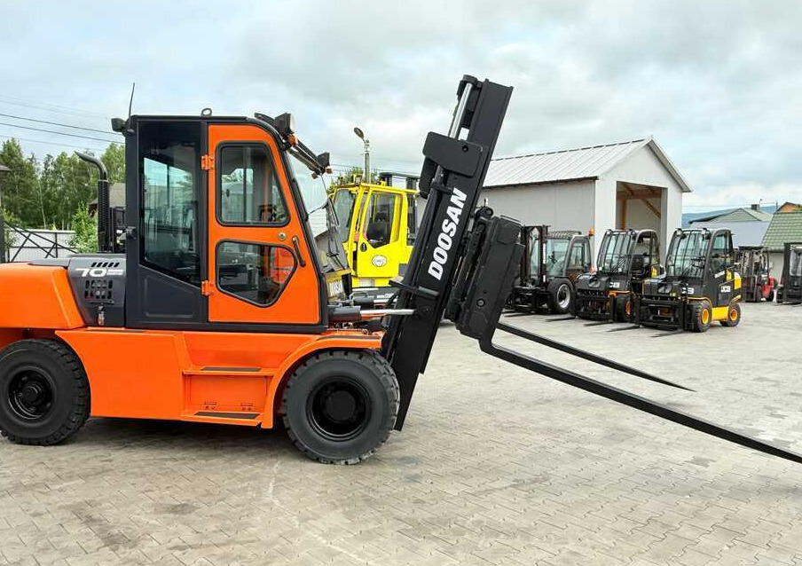 Empilhador a diesel Doosan DOOSAN / DUPLEX 3000MM / SIDE SHIFT / FORK POSITIONER / 2500MM FORKS / 7000KG / CABIN / LIKE NEW: foto 28