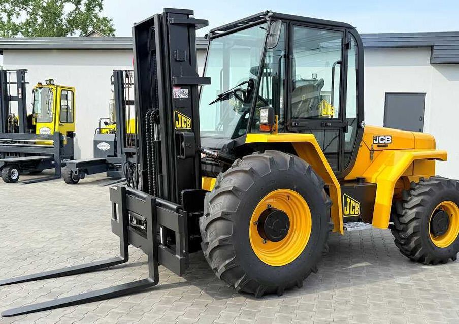 JCB 940 / DIESEL / TRIPLEX 4500MM / FORK POSITIONER / FORK SIDESHIFT / 4T / NEW TYRES / LIKE NEW - Empilhador todo-o-terreno: foto 2 JCB 940 / DIESEL / TRIPLEX 4500MM / FORK POSITIONER / FORK SIDESHIFT / 4T / NEW TYRES / LIKE NEW - Empilhador todo-o-terreno: foto 2