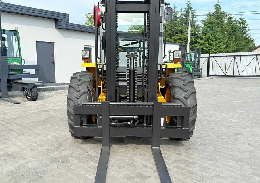 JCB 940 / DIESEL / TRIPLEX 4500MM / FORK POSITIONER / FORK SIDESHIFT / 4T / NEW TYRES / LIKE NEW - Empilhador todo-o-terreno: foto 4 JCB 940 / DIESEL / TRIPLEX 4500MM / FORK POSITIONER / FORK SIDESHIFT / 4T / NEW TYRES / LIKE NEW - Empilhador todo-o-terreno: foto 4