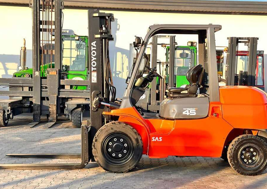Toyota 42-4FD40 / DIESEL / 4500KG / DUPLEX / FORKS 1400MM / WELL-MAINTAINED - Empilhador a diesel: foto 4 Toyota 42-4FD40 / DIESEL / 4500KG / DUPLEX / FORKS 1400MM / WELL-MAINTAINED - Empilhador a diesel: foto 4