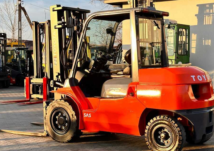 Toyota 42-4FD40 / DIESEL / 4500KG / DUPLEX / FORKS 1400MM / WELL-MAINTAINED - Empilhador a diesel: foto 5 Toyota 42-4FD40 / DIESEL / 4500KG / DUPLEX / FORKS 1400MM / WELL-MAINTAINED - Empilhador a diesel: foto 5