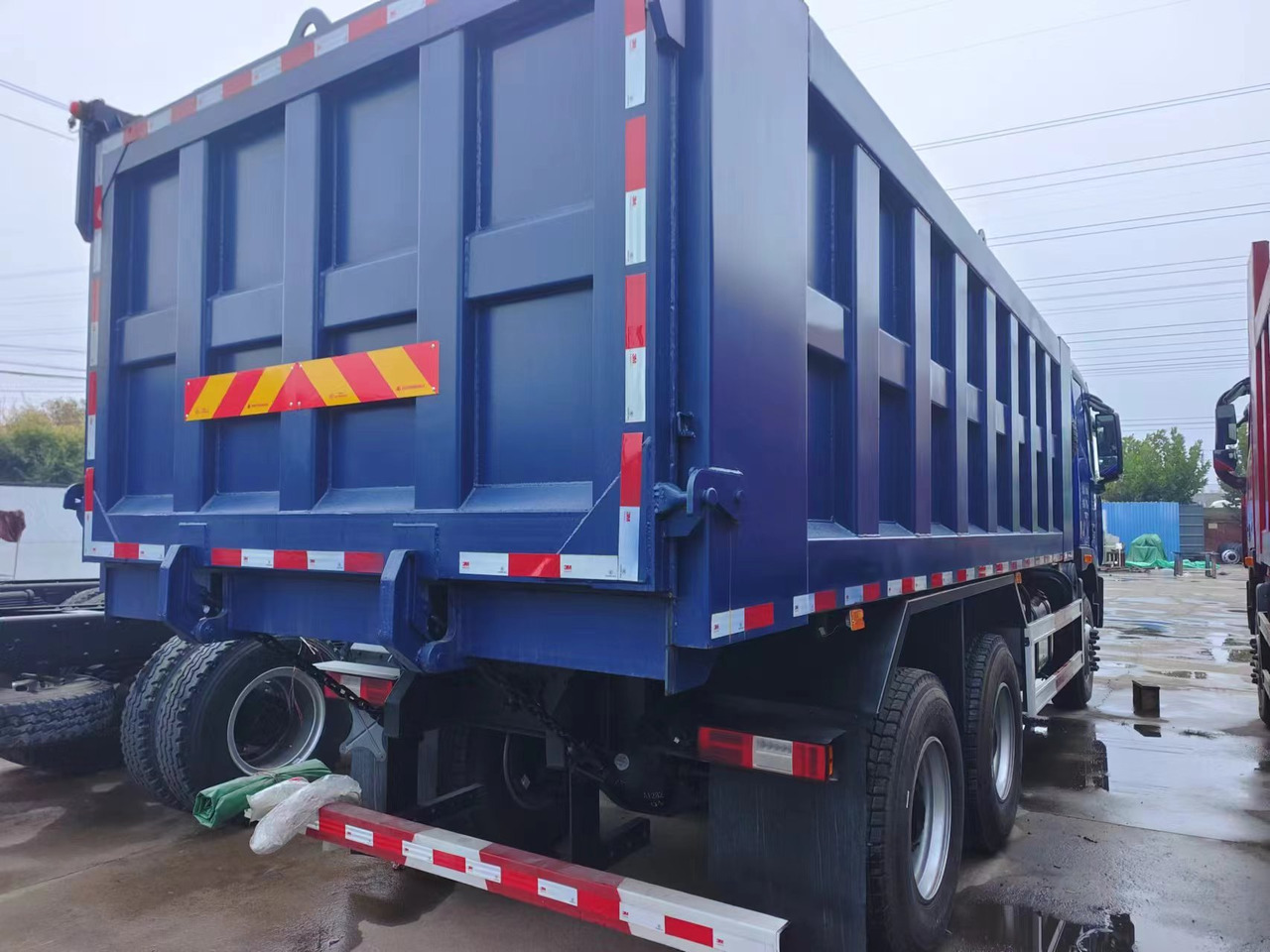 Auman Auman 6*4 dump truck - Camião basculante: foto 4 Auman Auman 6*4 dump truck - Camião basculante: foto 4