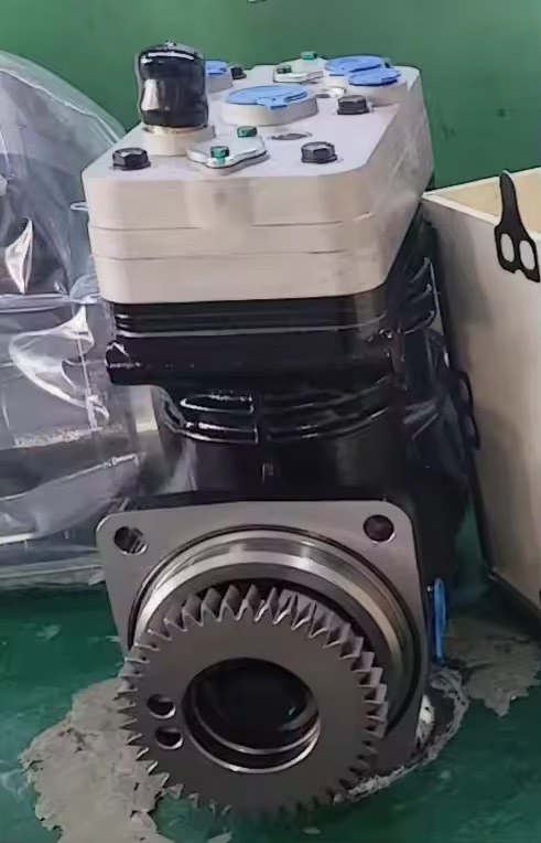CATERPILLAR 304-2693 440-1616 226-9580 10R-6317 - Compressor de ar condicionado para Escavadeira: foto 2 CATERPILLAR 304-2693 440-1616 226-9580 10R-6317 - Compressor de ar condicionado para Escavadeira: foto 2