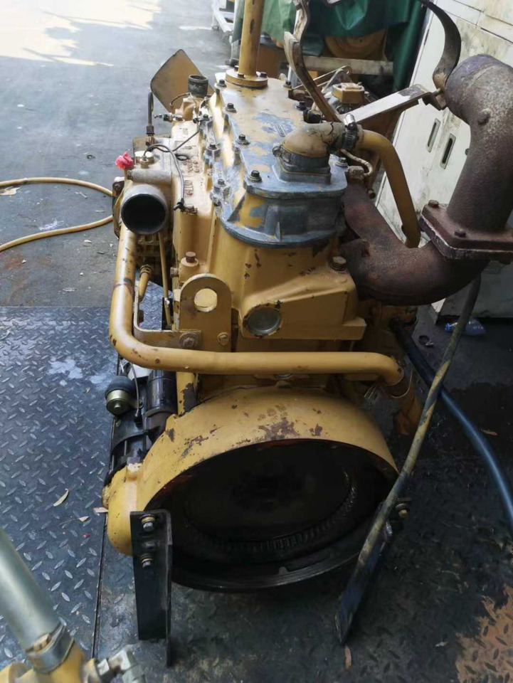 CATERPILLAR 3204C - Motor para Buldôzer: foto 3 CATERPILLAR 3204C - Motor para Buldôzer: foto 3