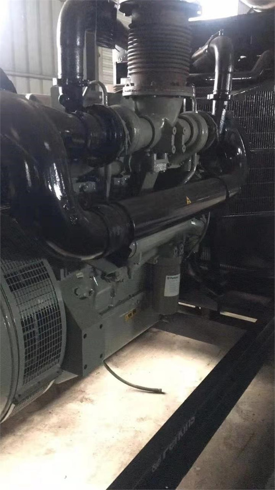 CATERPILLAR C18 - Motor para Escavadeira: foto 2 CATERPILLAR C18 - Motor para Escavadeira: foto 2