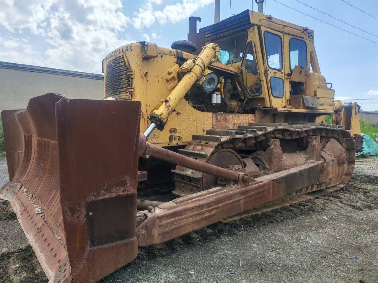 CATERPILLAR D9H - Buldôzer: foto 1 CATERPILLAR D9H - Buldôzer: foto 1