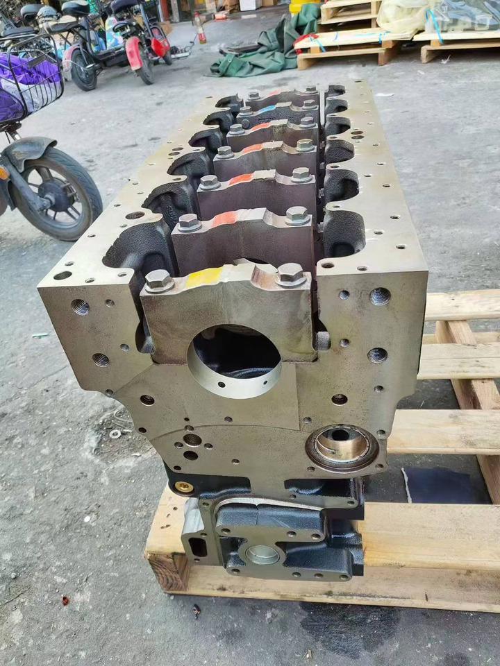 CATERPILLAR c6.6 - Bloco do motor para Escavadeira: foto 2 CATERPILLAR c6.6 - Bloco do motor para Escavadeira: foto 2