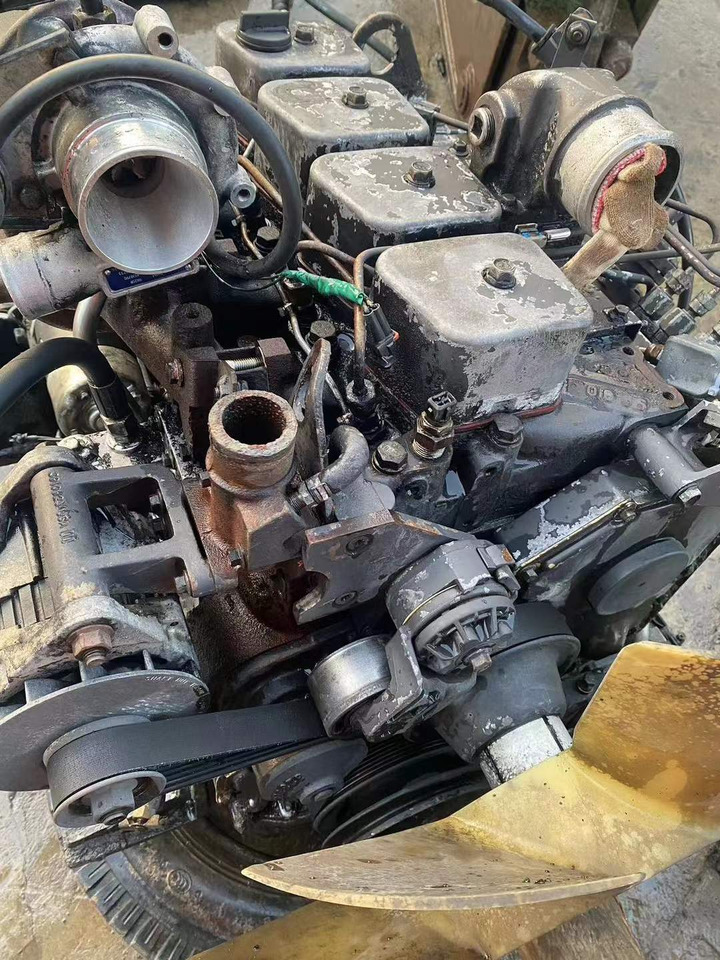 CUMMINS 4BT3.9 - Motor para Escavadeira: foto 5 CUMMINS 4BT3.9 - Motor para Escavadeira: foto 5