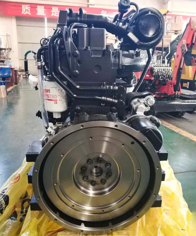 CUMMINS 6CTA8.3 - Motor para Escavadeira: foto 4 CUMMINS 6CTA8.3 - Motor para Escavadeira: foto 4