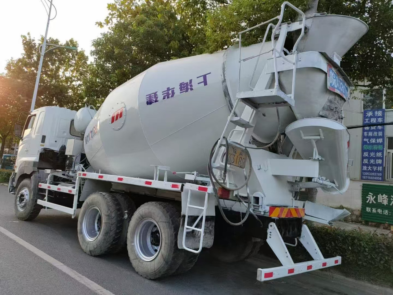 HINO 700 - Camião cisterna: foto 5 HINO 700 - Camião cisterna: foto 5