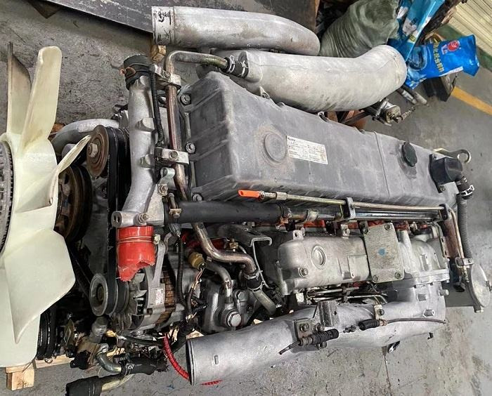 ISUZU 6WF1 - Motor para Autobomba de betão: foto 2 ISUZU 6WF1 - Motor para Autobomba de betão: foto 2