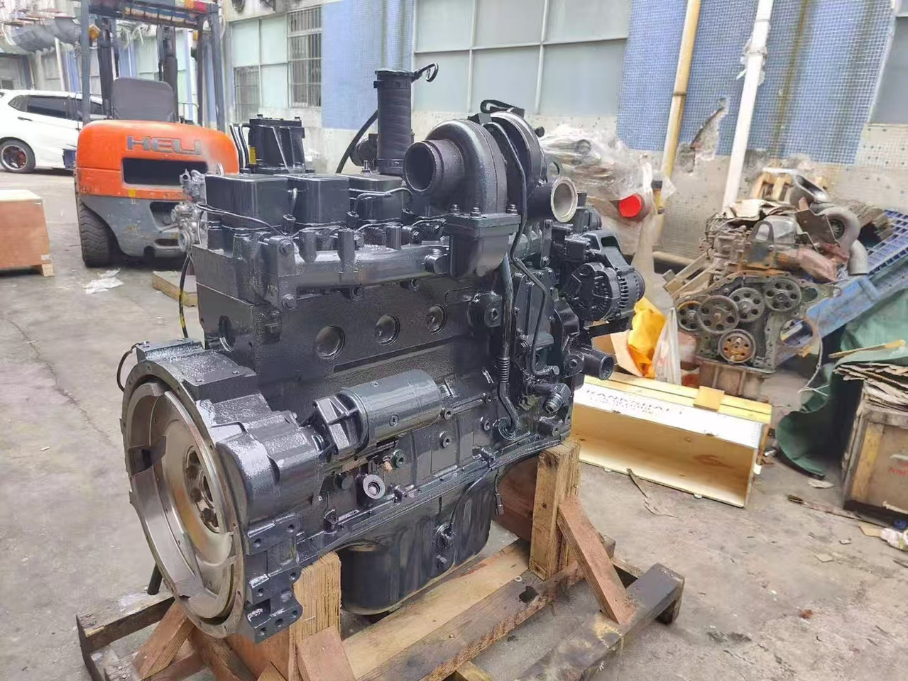 KOMATSU 6D102 - Motor para Escavadeira: foto 3 KOMATSU 6D102 - Motor para Escavadeira: foto 3