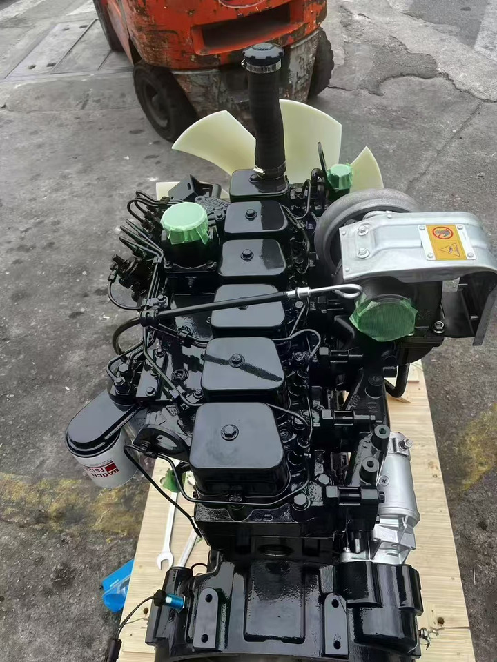 KOMATSU 6D102E - Motor para Escavadeira: foto 2 KOMATSU 6D102E - Motor para Escavadeira: foto 2