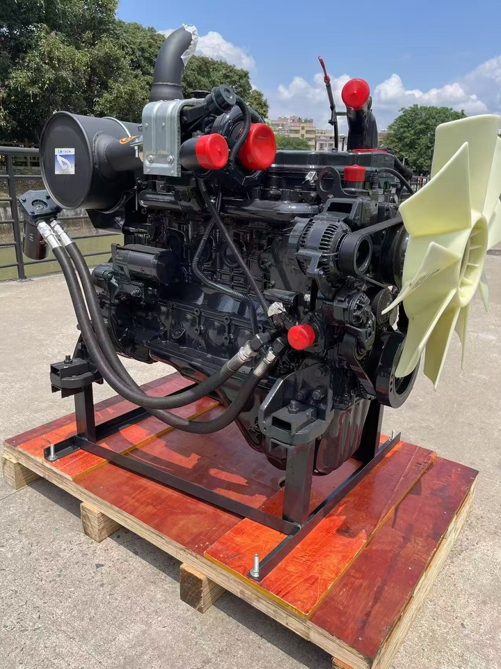 KOMATSU 6D107E-1 - Motor para Escavadeira: foto 1 KOMATSU 6D107E-1 - Motor para Escavadeira: foto 1